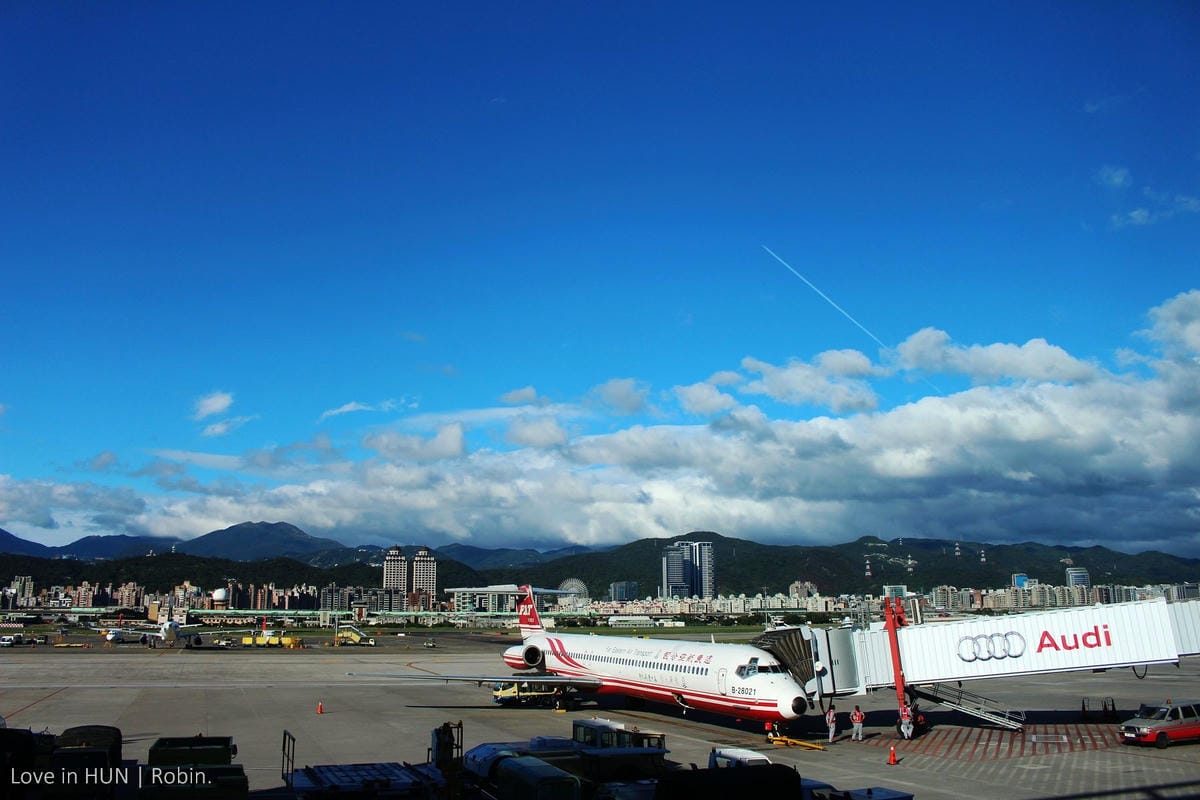 2015.12.05 復興航空 GE013 台北-花蓮 飛行記錄 – 電子用品規範放寬,鏡頭解嚴看見台灣! - 第12張圖 2015.12.05 復興航空 GE013 台北-花蓮 飛行記錄 – 電子用品規範放寬,鏡頭解嚴看見台灣!