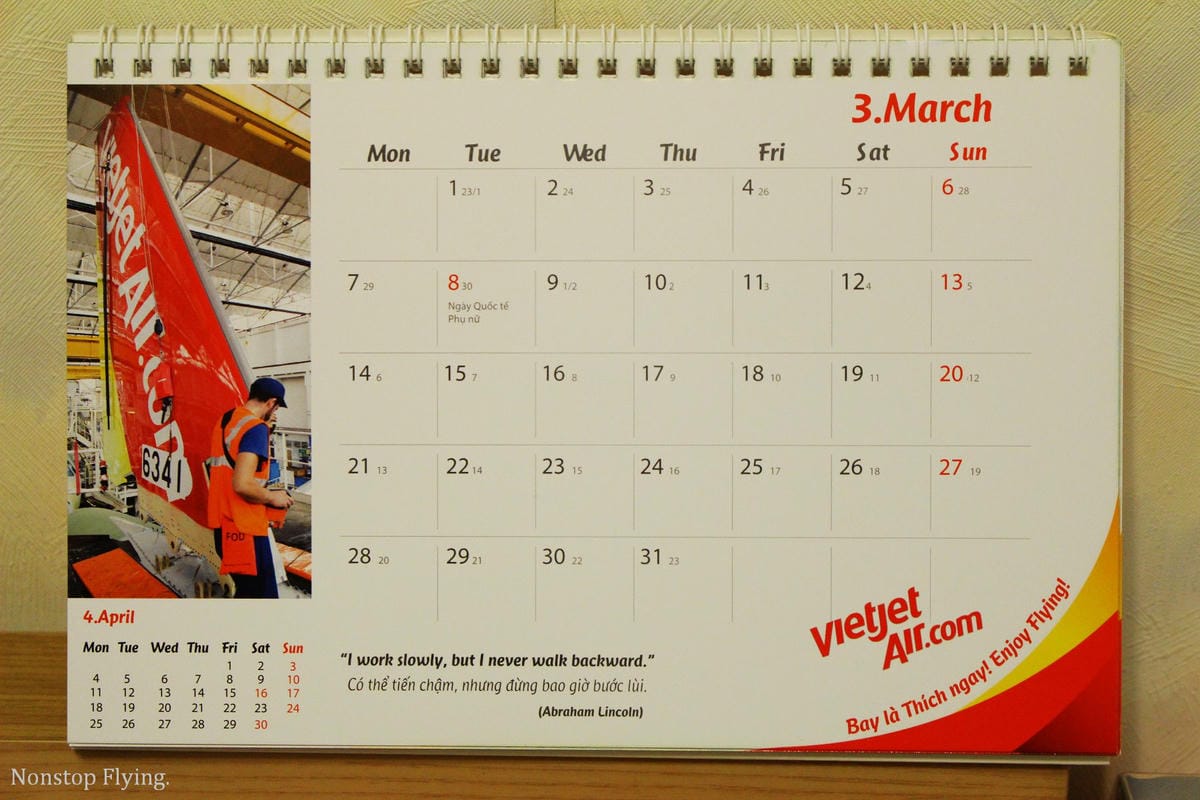 [開箱] 越捷航空 2016年月曆 – 乘客瘋搶、史上最火辣，看了讓人鼻血直流的航空公司月曆!