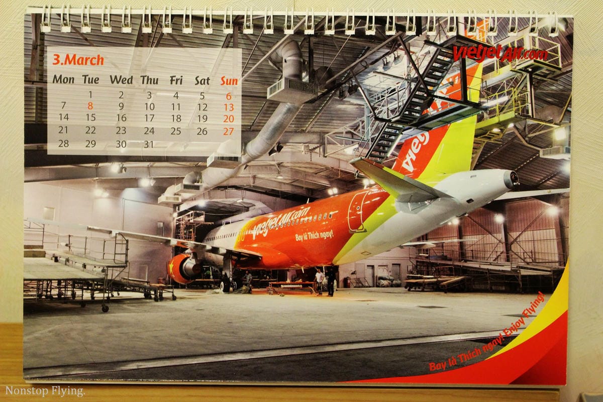 [開箱] 越捷航空 2016年月曆 – 乘客瘋搶、史上最火辣，看了讓人鼻血直流的航空公司月曆!