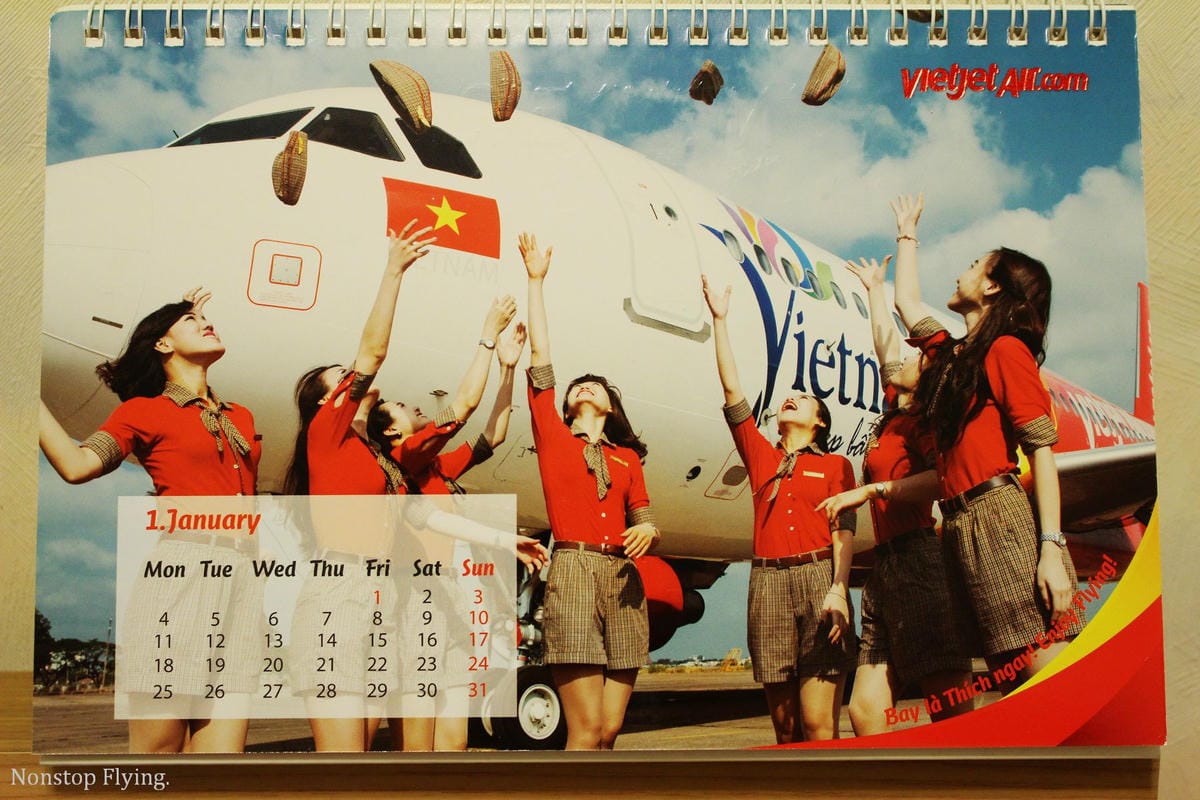 [開箱] 越捷航空 2016年月曆 – 乘客瘋搶、史上最火辣，看了讓人鼻血直流的航空公司月曆!