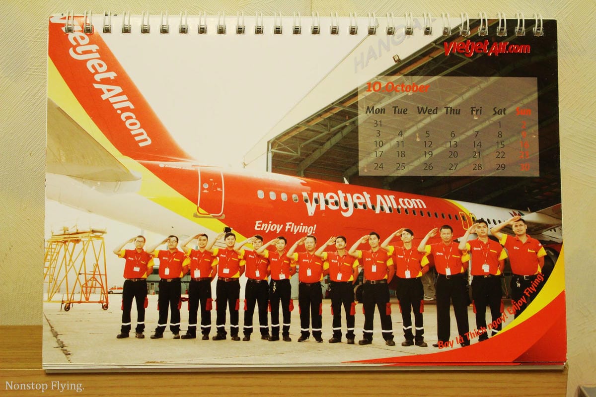 [開箱] 越捷航空 2016年月曆 – 乘客瘋搶、史上最火辣，看了讓人鼻血直流的航空公司月曆!