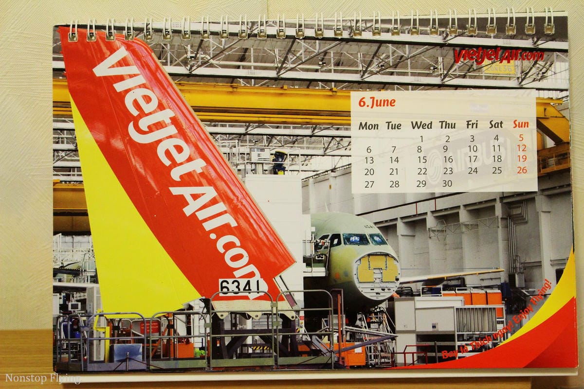 [開箱] 越捷航空 2016年月曆 – 乘客瘋搶、史上最火辣，看了讓人鼻血直流的航空公司月曆!