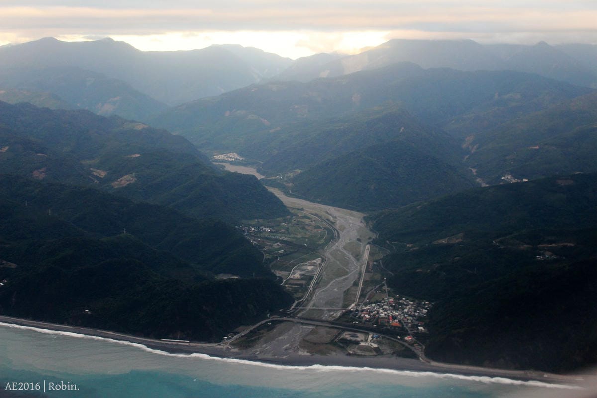 【華信航空2016~幸福曙光專機】飛行記錄 – 領先地面迎最美日出,空中看見台灣! - 第57張圖 【華信航空2016~幸福曙光專機】飛行記錄 – 領先地面迎最美日出,空中看見台灣!