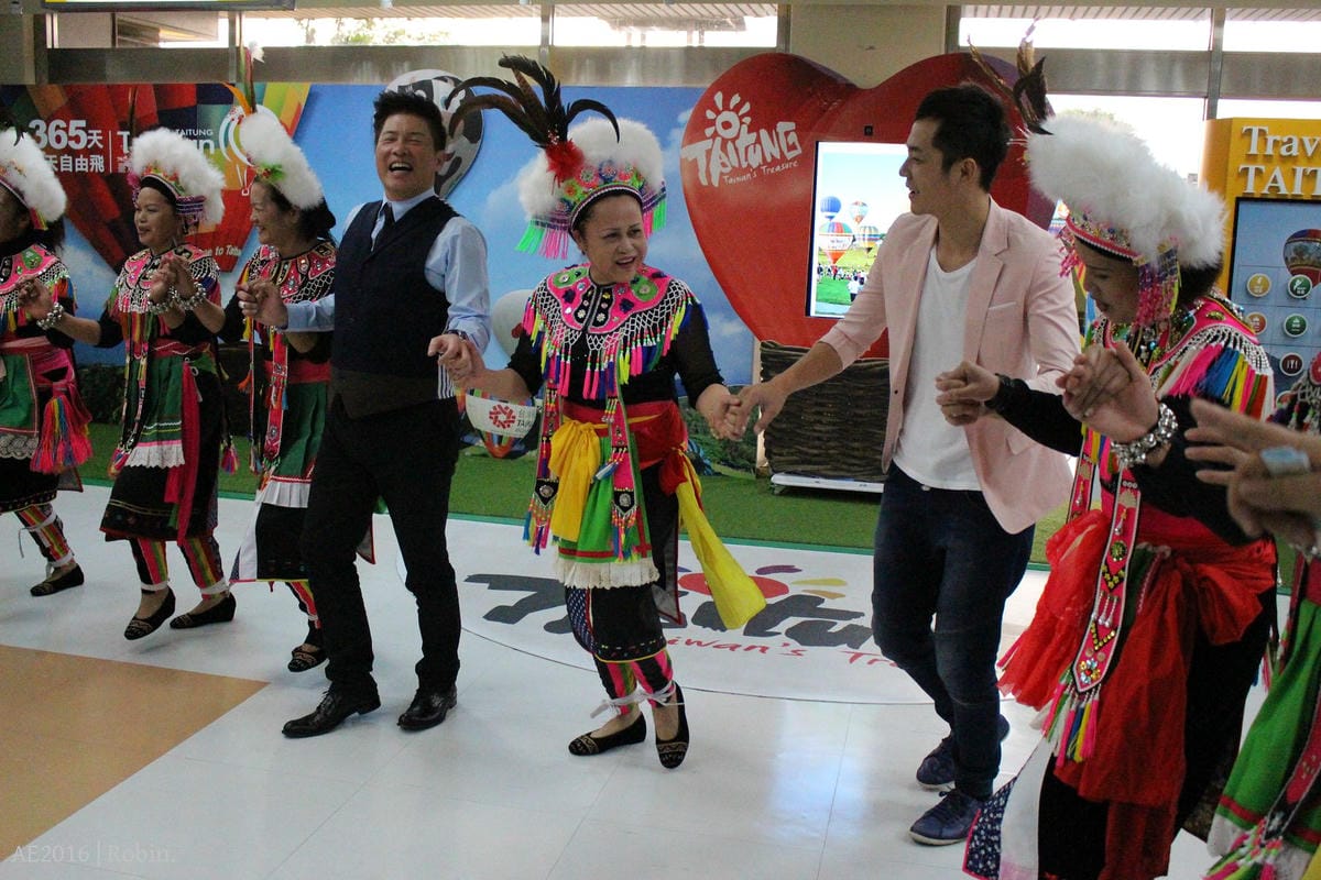 【華信航空2016~幸福曙光專機】飛行記錄 – 領先地面迎最美日出，空中看見台灣!