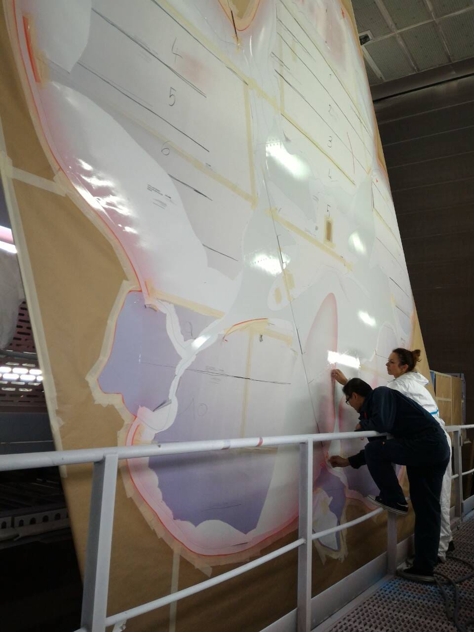 【華航A350特輯】生產飛機的大功臣-大白鯨運輸機 | 巧奪天工的紅梅揚姿塗漆工法揭密