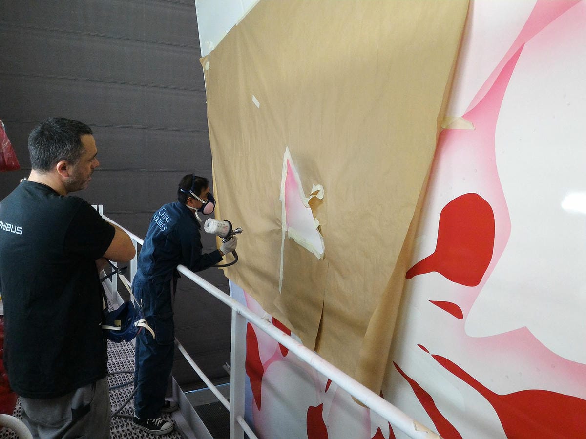 【華航A350特輯】生產飛機的大功臣-大白鯨運輸機 | 巧奪天工的紅梅揚姿塗漆工法揭密