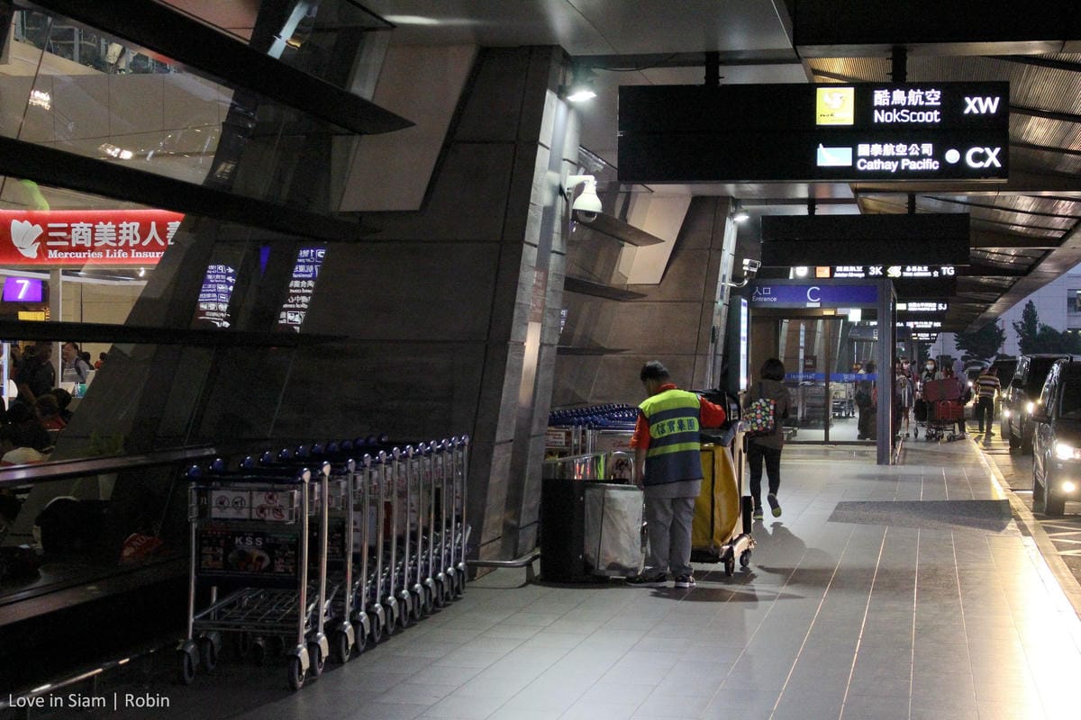 國泰航空台北貴賓室初體驗,桃園機場最大單一貴賓室,牛肉麵、珍奶、港點,多樣現做餐點飲料與放鬆空間! - 第2張圖 國泰航空台北貴賓室初體驗,桃園機場最大單一貴賓室,牛肉麵、珍奶、港點,多樣現做餐點飲料與放鬆空間!