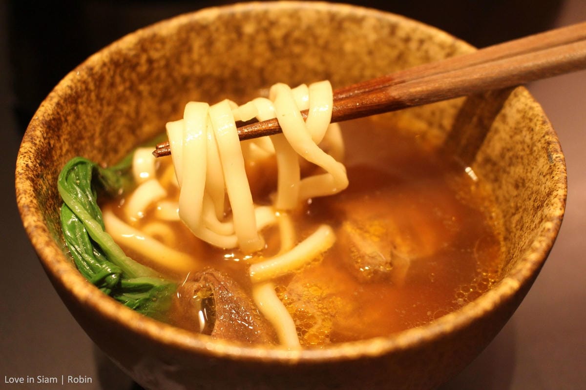 國泰航空台北貴賓室初體驗,桃園機場最大單一貴賓室,牛肉麵、珍奶、港點,多樣現做餐點飲料與放鬆空間! - 第41張圖 國泰航空台北貴賓室初體驗,桃園機場最大單一貴賓室,牛肉麵、珍奶、港點,多樣現做餐點飲料與放鬆空間!