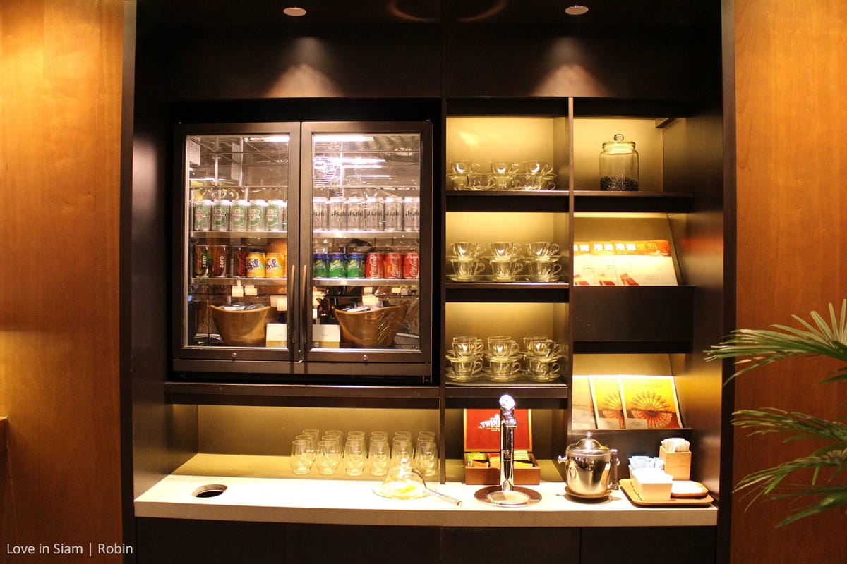 國泰航空台北貴賓室初體驗,桃園機場最大單一貴賓室,牛肉麵、珍奶、港點,多樣現做餐點飲料與放鬆空間! - 第55張圖 國泰航空台北貴賓室初體驗,桃園機場最大單一貴賓室,牛肉麵、珍奶、港點,多樣現做餐點飲料與放鬆空間!