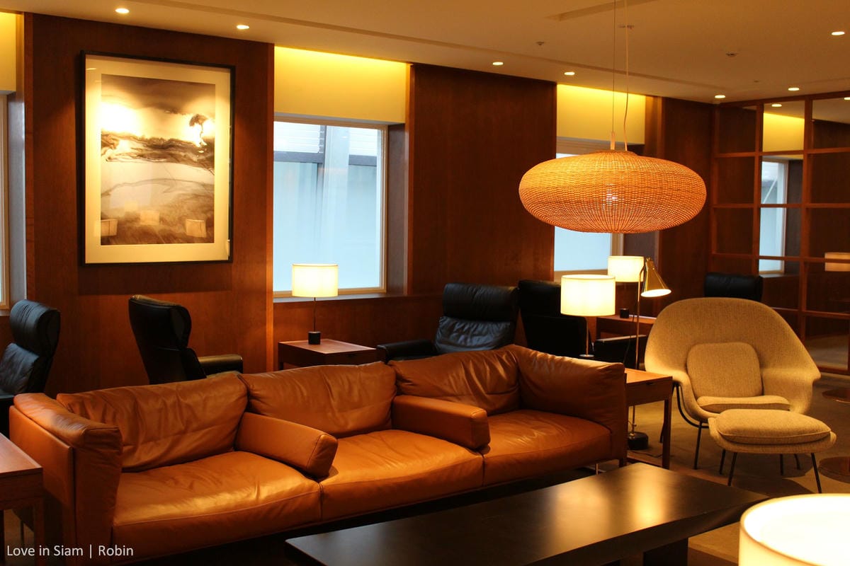 國泰航空台北貴賓室初體驗，桃園機場最大單一貴賓室，牛肉麵、珍奶、港點，多樣現做餐點飲料與放鬆空間!