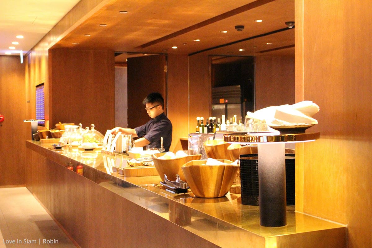 國泰航空台北貴賓室初體驗,桃園機場最大單一貴賓室,牛肉麵、珍奶、港點,多樣現做餐點飲料與放鬆空間! - 第52張圖 國泰航空台北貴賓室初體驗,桃園機場最大單一貴賓室,牛肉麵、珍奶、港點,多樣現做餐點飲料與放鬆空間!