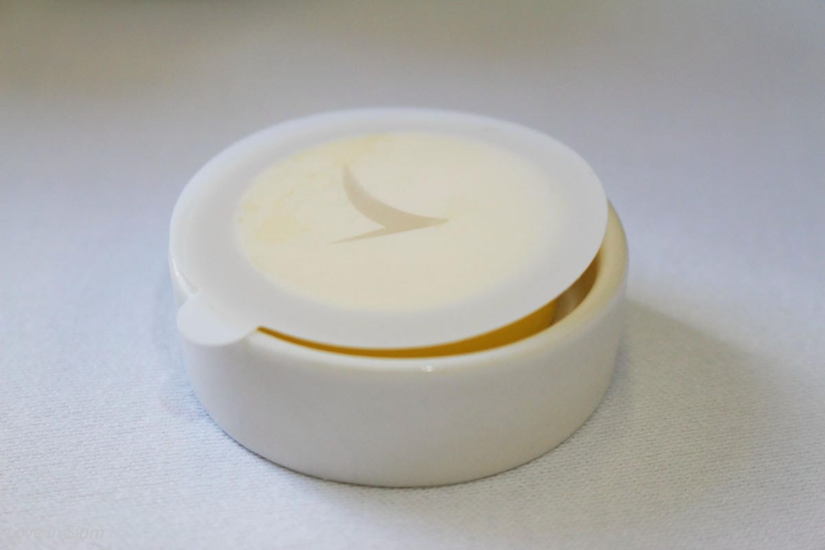 2016.05.27 國泰航空 CX407 台北-香港 商務艙飛行記錄-A330新地區性商務艙、完整服務、餐點介紹 - 第53張圖 2016.05.27 國泰航空 CX407 台北-香港 商務艙飛行記錄-A330新地區性商務艙、完整服務、餐點介紹