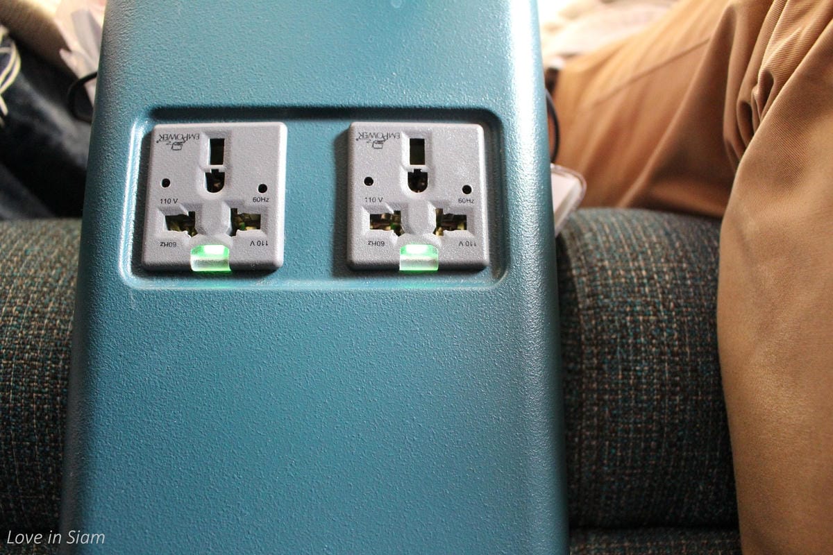 2016.05.27 國泰航空 CX407 台北-香港 商務艙飛行記錄-A330新地區性商務艙、完整服務、餐點介紹 - 第26張圖 2016.05.27 國泰航空 CX407 台北-香港 商務艙飛行記錄-A330新地區性商務艙、完整服務、餐點介紹