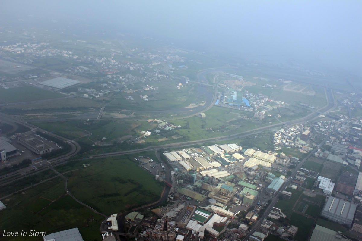 2016.05.27 國泰航空 CX407 台北-香港 商務艙飛行記錄-A330新地區性商務艙、完整服務、餐點介紹 - 第45張圖 2016.05.27 國泰航空 CX407 台北-香港 商務艙飛行記錄-A330新地區性商務艙、完整服務、餐點介紹