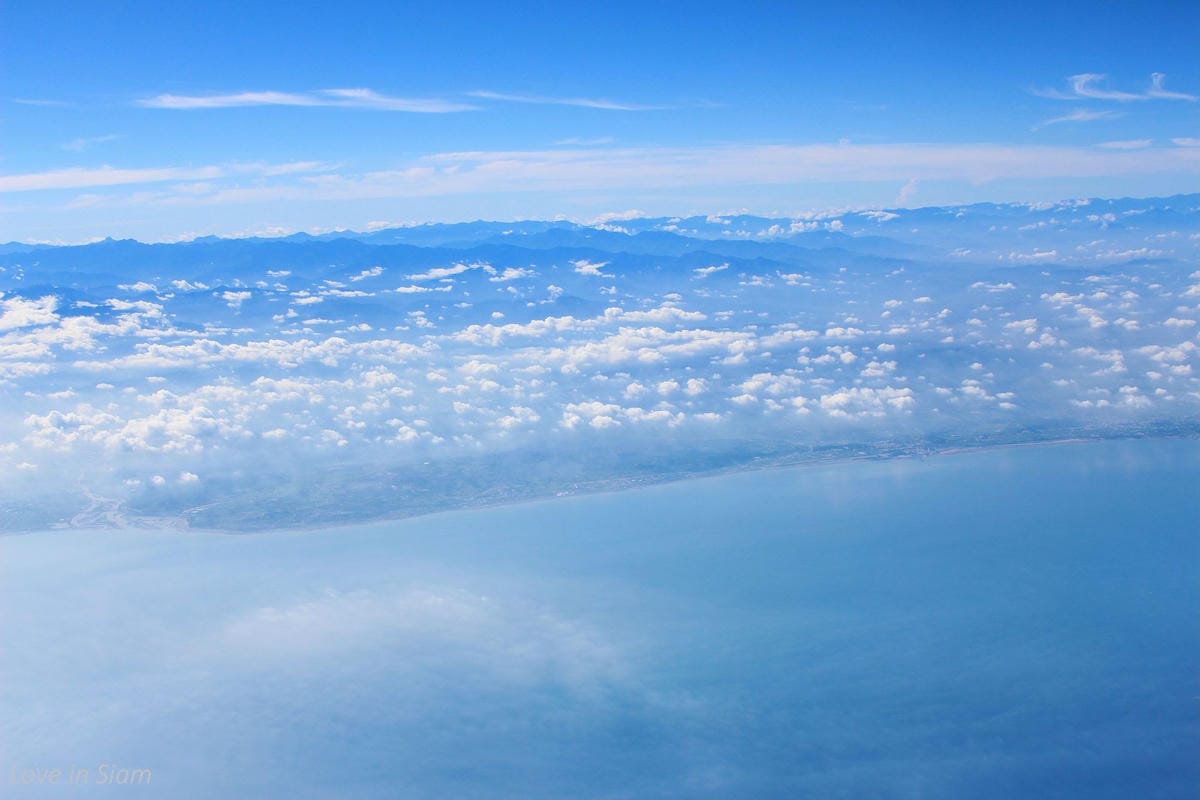 2016.05.27 國泰航空 CX407 台北-香港 商務艙飛行記錄-A330新地區性商務艙、完整服務、餐點介紹 - 第51張圖 2016.05.27 國泰航空 CX407 台北-香港 商務艙飛行記錄-A330新地區性商務艙、完整服務、餐點介紹