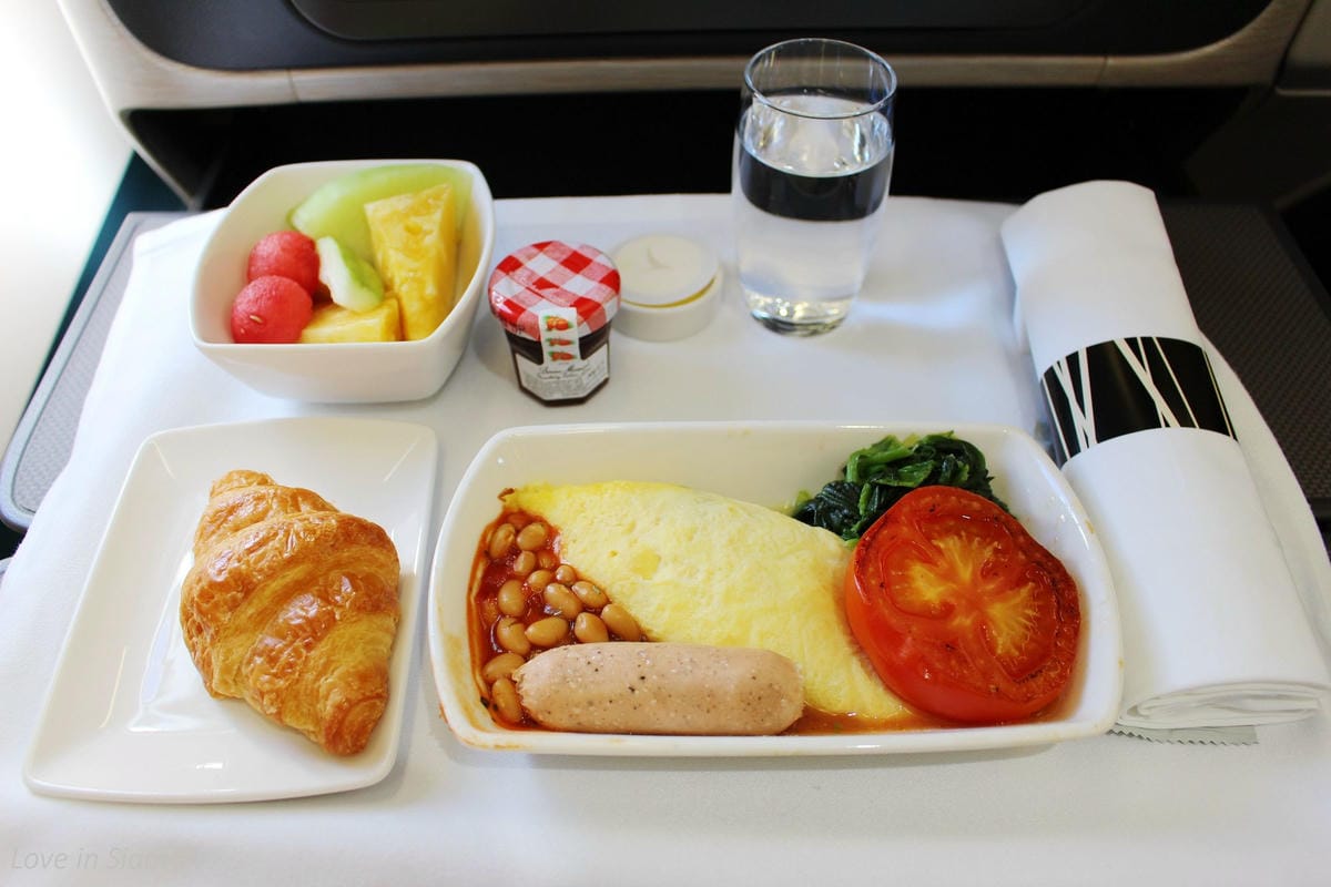 2016.05.27 國泰航空 CX407 台北-香港 商務艙飛行記錄-A330新地區性商務艙、完整服務、餐點介紹 - 第56張圖 2016.05.27 國泰航空 CX407 台北-香港 商務艙飛行記錄-A330新地區性商務艙、完整服務、餐點介紹