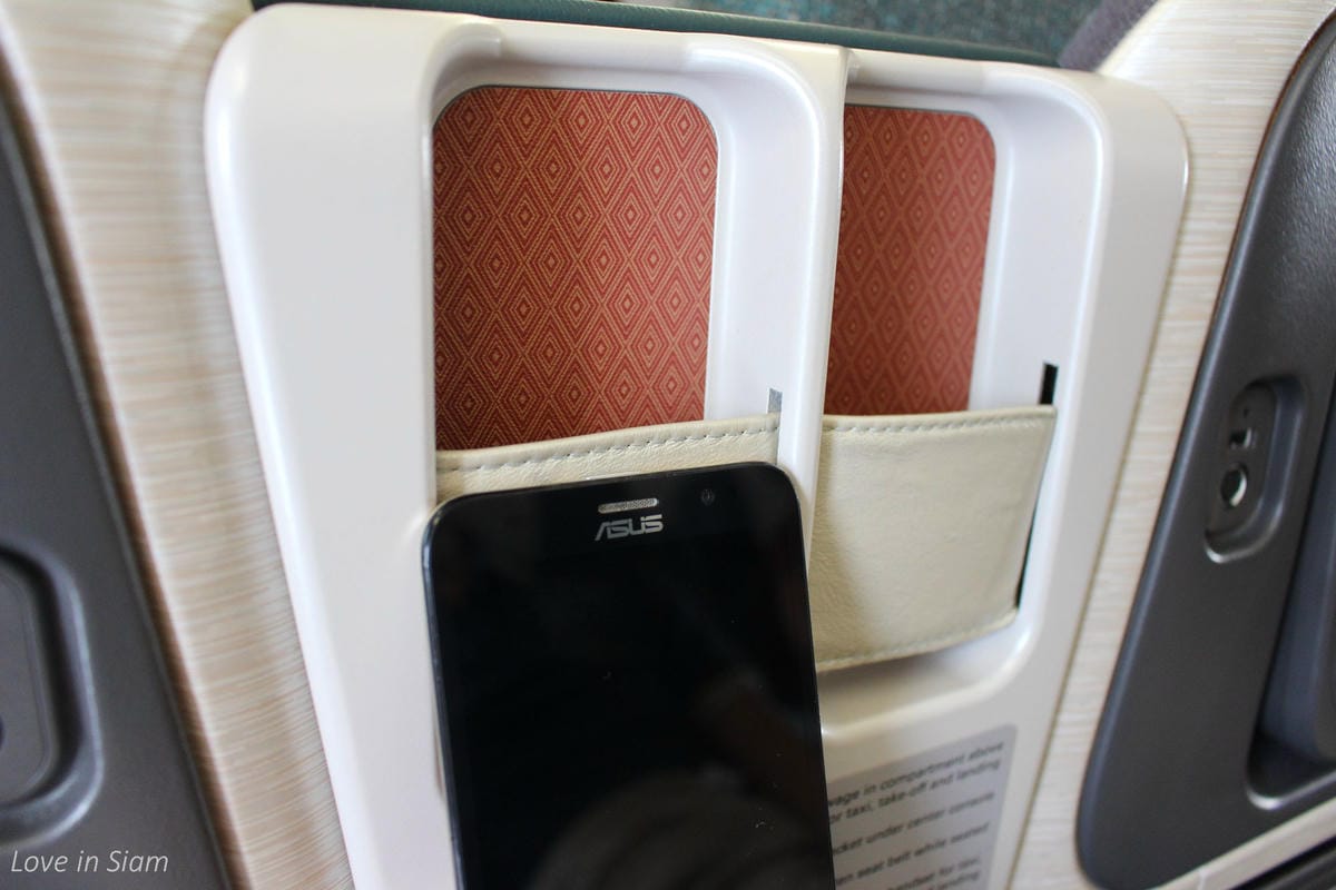 2016.05.27 國泰航空 CX407 台北-香港 商務艙飛行記錄-A330新地區性商務艙、完整服務、餐點介紹 - 第24張圖 2016.05.27 國泰航空 CX407 台北-香港 商務艙飛行記錄-A330新地區性商務艙、完整服務、餐點介紹