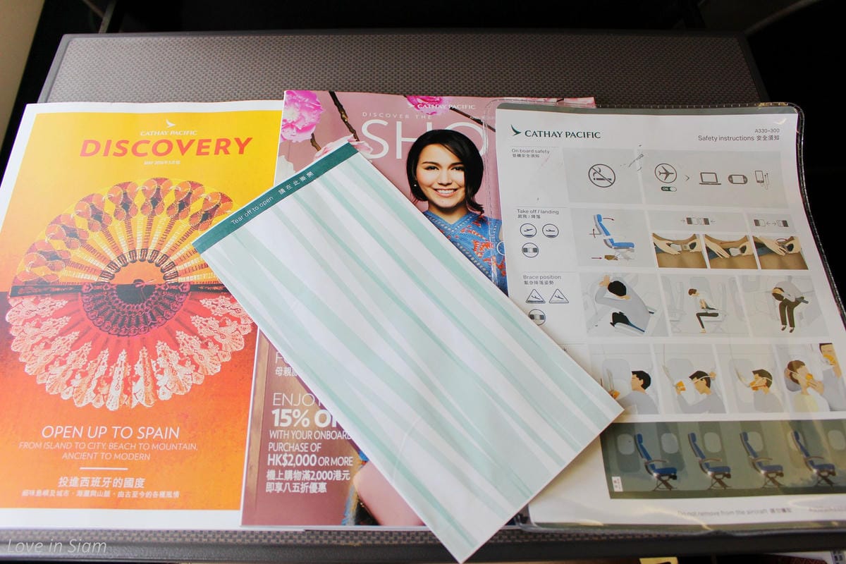 2016.05.27 國泰航空 CX407 台北-香港 商務艙飛行記錄-A330新地區性商務艙、完整服務、餐點介紹 - 第23張圖 2016.05.27 國泰航空 CX407 台北-香港 商務艙飛行記錄-A330新地區性商務艙、完整服務、餐點介紹
