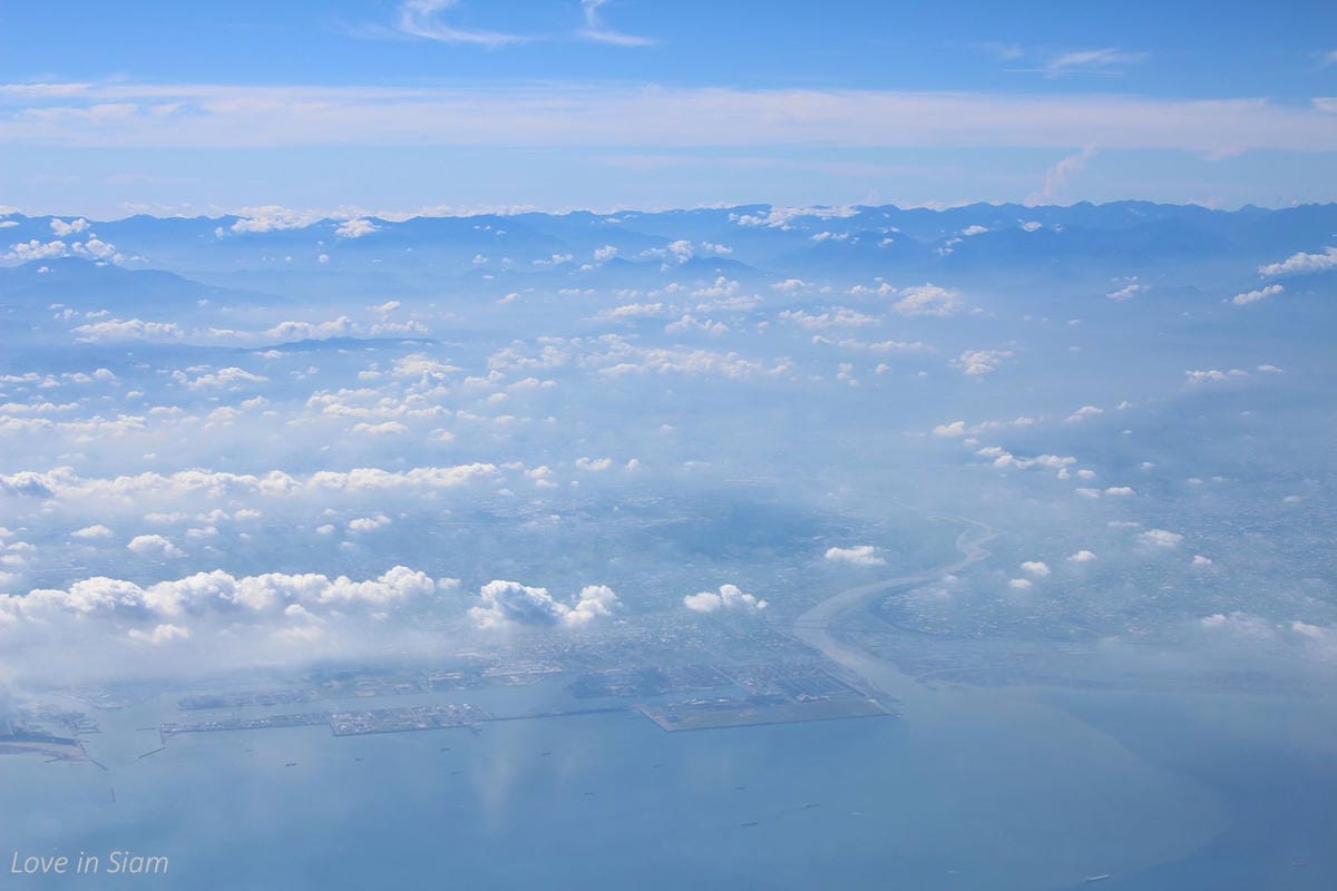 2016.05.27 國泰航空 CX407 台北-香港 商務艙飛行記錄-A330新地區性商務艙、完整服務、餐點介紹 - 第55張圖 2016.05.27 國泰航空 CX407 台北-香港 商務艙飛行記錄-A330新地區性商務艙、完整服務、餐點介紹