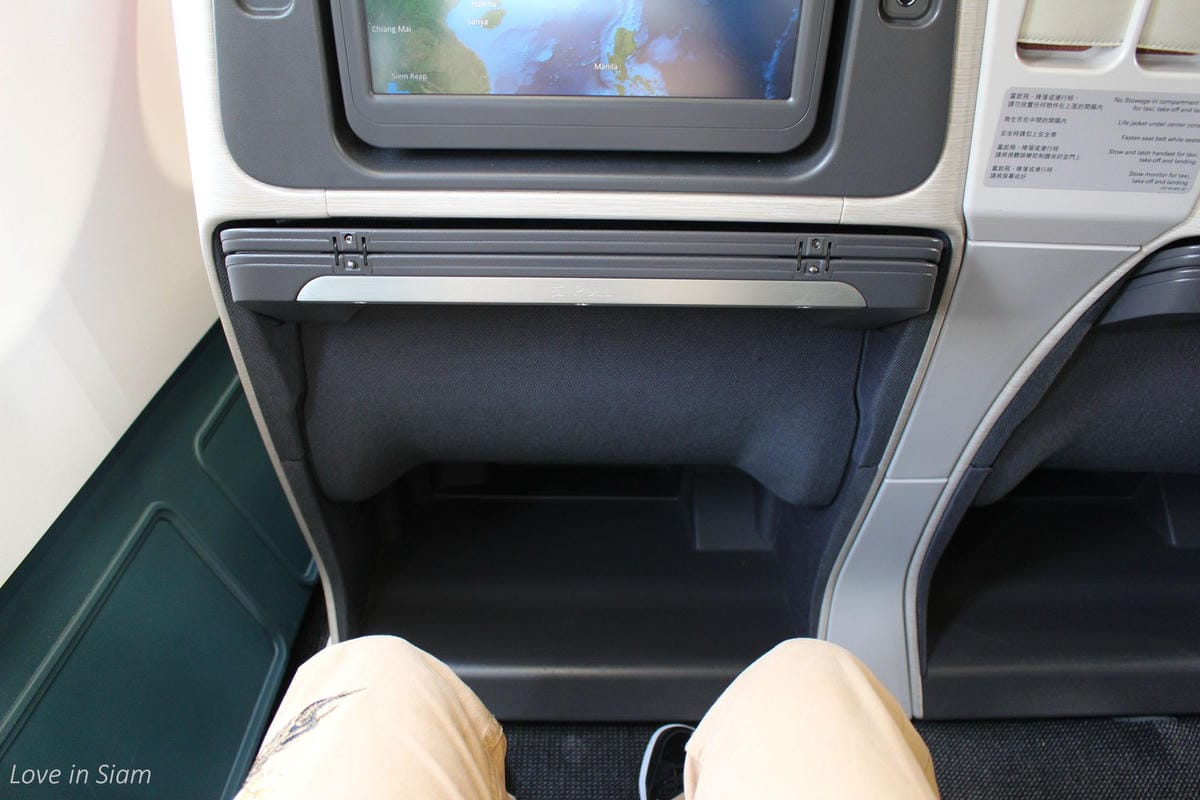 2016.05.27 國泰航空 CX407 台北-香港 商務艙飛行記錄-A330新地區性商務艙、完整服務、餐點介紹 - 第13張圖 2016.05.27 國泰航空 CX407 台北-香港 商務艙飛行記錄-A330新地區性商務艙、完整服務、餐點介紹