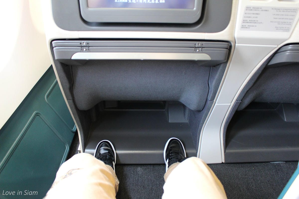 2016.05.27 國泰航空 CX407 台北-香港 商務艙飛行記錄-A330新地區性商務艙、完整服務、餐點介紹 - 第14張圖 2016.05.27 國泰航空 CX407 台北-香港 商務艙飛行記錄-A330新地區性商務艙、完整服務、餐點介紹