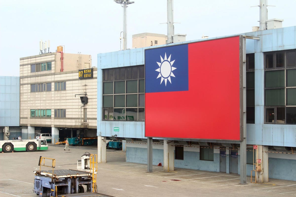2016.05.27 國泰航空 CX407 台北-香港 商務艙飛行記錄-A330新地區性商務艙、完整服務、餐點介紹 - 第36張圖 2016.05.27 國泰航空 CX407 台北-香港 商務艙飛行記錄-A330新地區性商務艙、完整服務、餐點介紹