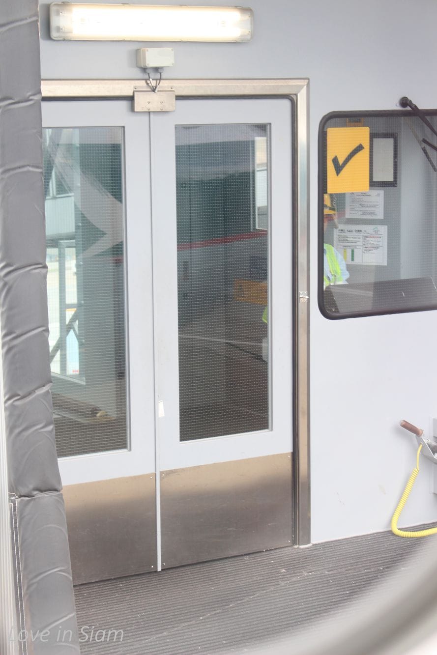 2016.05.27 國泰航空 CX407 台北-香港 商務艙飛行記錄-A330新地區性商務艙、完整服務、餐點介紹 - 第76張圖 2016.05.27 國泰航空 CX407 台北-香港 商務艙飛行記錄-A330新地區性商務艙、完整服務、餐點介紹