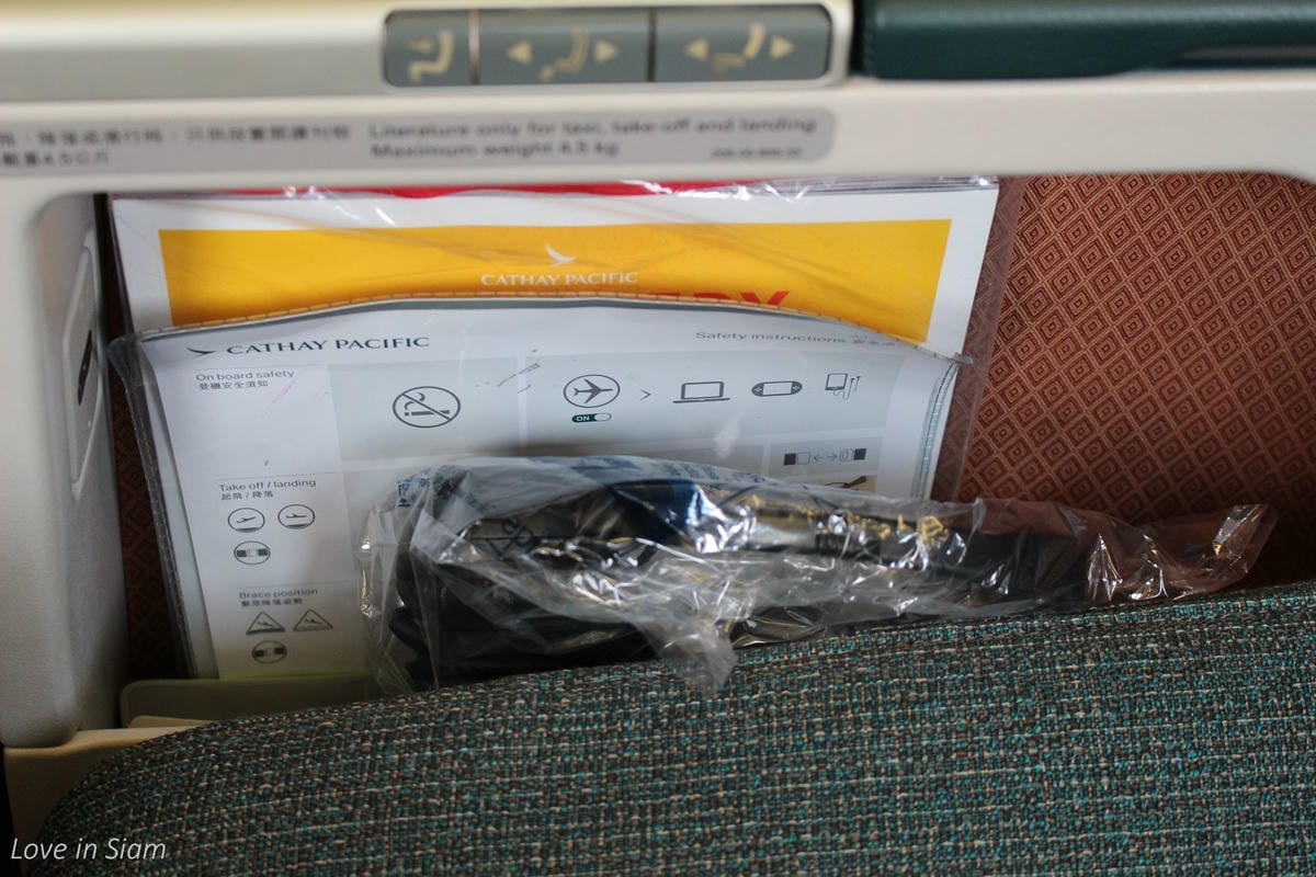 2016.05.27 國泰航空 CX407 台北-香港 商務艙飛行記錄-A330新地區性商務艙、完整服務、餐點介紹 - 第21張圖 2016.05.27 國泰航空 CX407 台北-香港 商務艙飛行記錄-A330新地區性商務艙、完整服務、餐點介紹