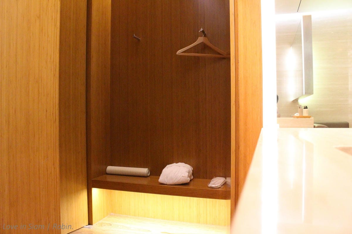 國泰航空 香港 寰宇堂頭等貴賓室-不只淋浴還能泡澡的超豪華頭等體驗,美食、名酒徹底放鬆,完整介紹! - 第6張圖 國泰航空 香港 寰宇堂頭等貴賓室-不只淋浴還能泡澡的超豪華頭等體驗,美食、名酒徹底放鬆,完整介紹!