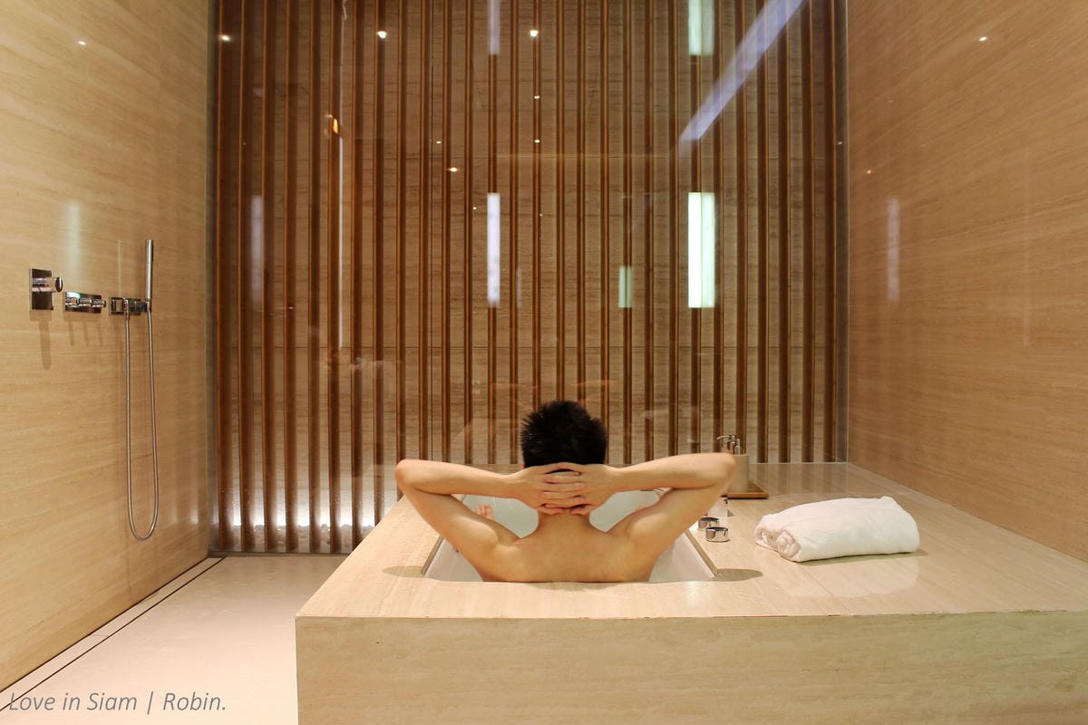 國泰航空 香港 寰宇堂頭等貴賓室-不只淋浴還能泡澡的超豪華頭等體驗,美食、名酒徹底放鬆,完整介紹! - 第14張圖 國泰航空 香港 寰宇堂頭等貴賓室-不只淋浴還能泡澡的超豪華頭等體驗,美食、名酒徹底放鬆,完整介紹!