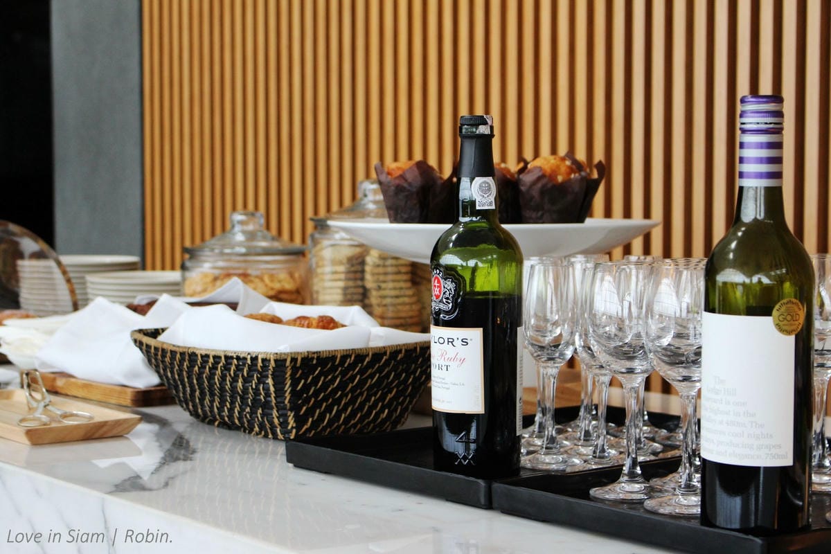 國泰航空 香港 寰宇堂頭等貴賓室-不只淋浴還能泡澡的超豪華頭等體驗,美食、名酒徹底放鬆,完整介紹! - 第27張圖 國泰航空 香港 寰宇堂頭等貴賓室-不只淋浴還能泡澡的超豪華頭等體驗,美食、名酒徹底放鬆,完整介紹!