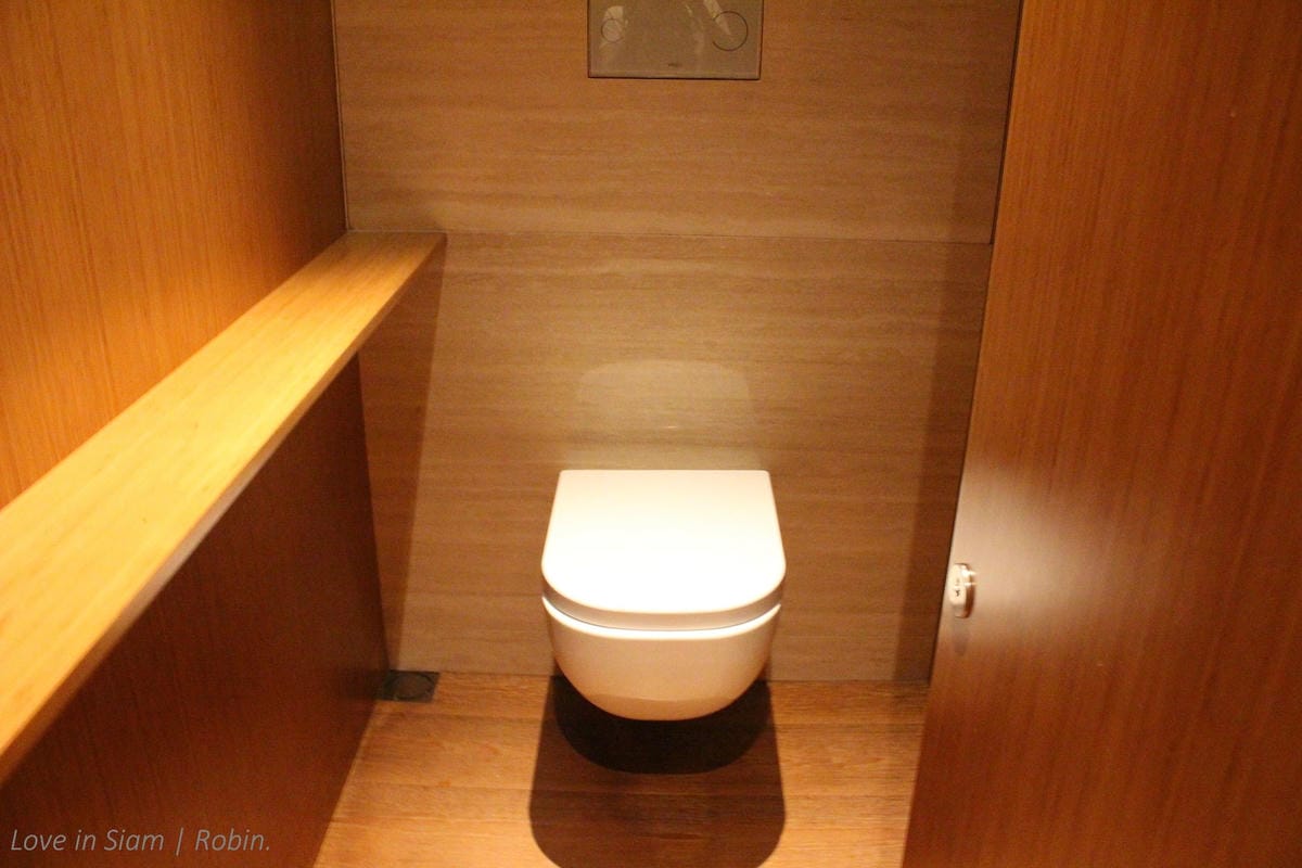 國泰航空 香港 寰宇堂頭等貴賓室-不只淋浴還能泡澡的超豪華頭等體驗,美食、名酒徹底放鬆,完整介紹! - 第5張圖 國泰航空 香港 寰宇堂頭等貴賓室-不只淋浴還能泡澡的超豪華頭等體驗,美食、名酒徹底放鬆,完整介紹!