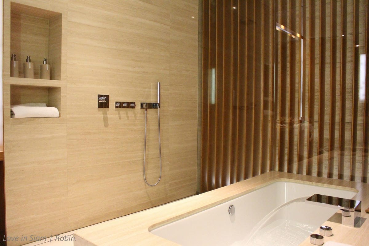 國泰航空 香港 寰宇堂頭等貴賓室-不只淋浴還能泡澡的超豪華頭等體驗,美食、名酒徹底放鬆,完整介紹! - 第12張圖 國泰航空 香港 寰宇堂頭等貴賓室-不只淋浴還能泡澡的超豪華頭等體驗,美食、名酒徹底放鬆,完整介紹!