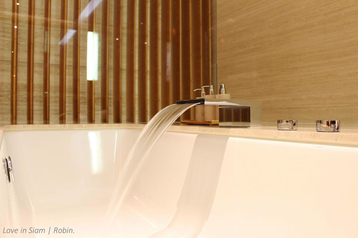 國泰航空 香港 寰宇堂頭等貴賓室-不只淋浴還能泡澡的超豪華頭等體驗,美食、名酒徹底放鬆,完整介紹! - 第11張圖 國泰航空 香港 寰宇堂頭等貴賓室-不只淋浴還能泡澡的超豪華頭等體驗,美食、名酒徹底放鬆,完整介紹!