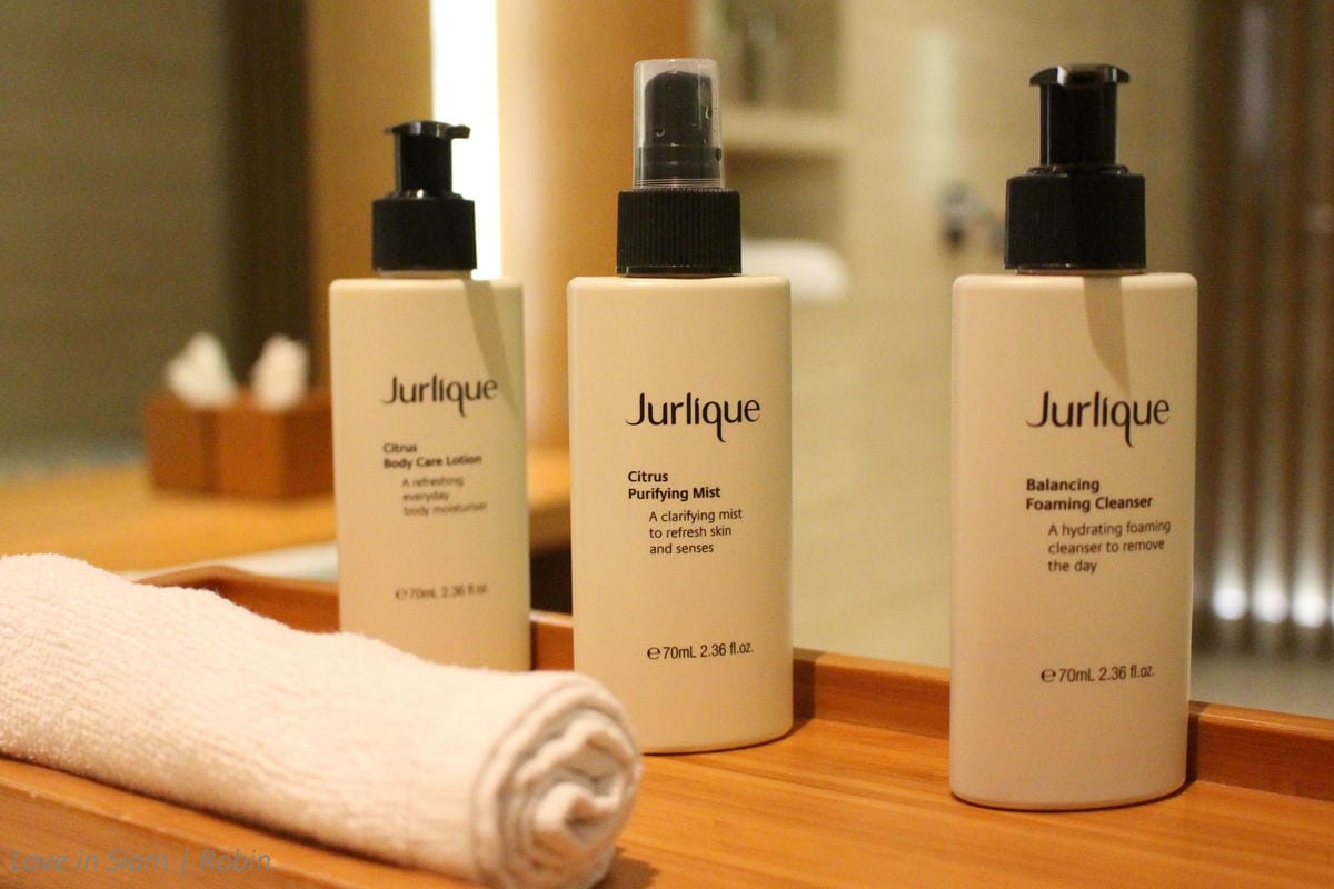 國泰航空 香港 寰宇堂頭等貴賓室-不只淋浴還能泡澡的超豪華頭等體驗,美食、名酒徹底放鬆,完整介紹! - 第8張圖 國泰航空 香港 寰宇堂頭等貴賓室-不只淋浴還能泡澡的超豪華頭等體驗,美食、名酒徹底放鬆,完整介紹!