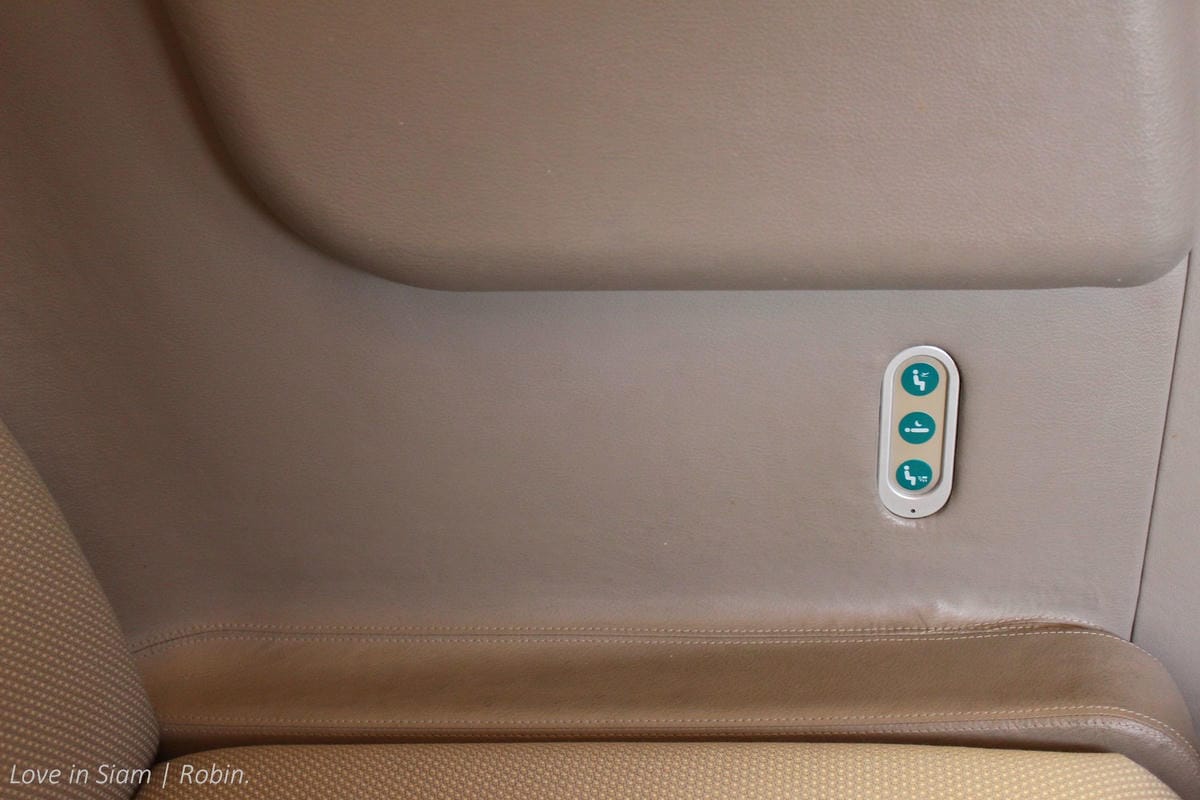 2016.05.27 國泰航空 CX701 香港-曼谷 77W頭等艙飛行記錄-詳盡服務、餐點介紹,帶你吃飽喝足躺著飛! - 第13張圖 2016.05.27 國泰航空 CX701 香港-曼谷 77W頭等艙飛行記錄-詳盡服務、餐點介紹,帶你吃飽喝足躺著飛!