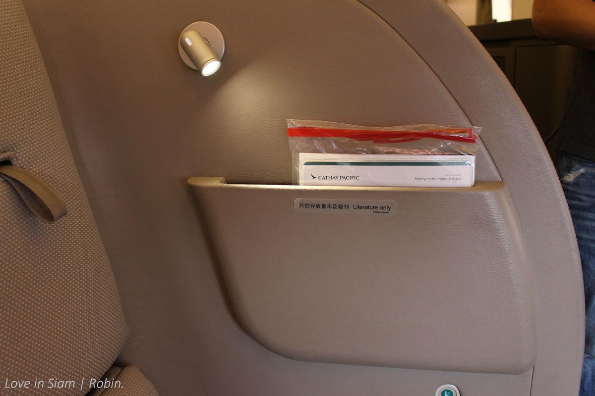 2016.05.27 國泰航空 CX701 香港-曼谷 77W頭等艙飛行記錄-詳盡服務、餐點介紹,帶你吃飽喝足躺著飛! - 第12張圖 2016.05.27 國泰航空 CX701 香港-曼谷 77W頭等艙飛行記錄-詳盡服務、餐點介紹,帶你吃飽喝足躺著飛!