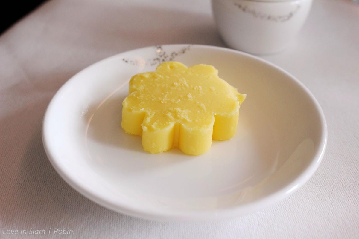 2016.05.27 國泰航空 CX701 香港-曼谷 77W頭等艙飛行記錄-詳盡服務、餐點介紹,帶你吃飽喝足躺著飛! - 第51張圖 2016.05.27 國泰航空 CX701 香港-曼谷 77W頭等艙飛行記錄-詳盡服務、餐點介紹,帶你吃飽喝足躺著飛!