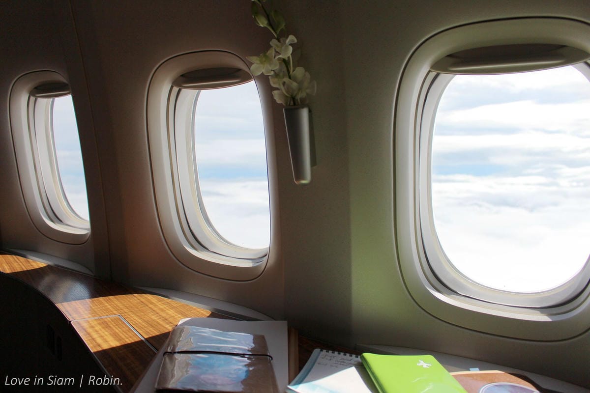 2016.05.27 國泰航空 CX701 香港-曼谷 77W頭等艙飛行記錄-詳盡服務、餐點介紹,帶你吃飽喝足躺著飛! - 第45張圖 2016.05.27 國泰航空 CX701 香港-曼谷 77W頭等艙飛行記錄-詳盡服務、餐點介紹,帶你吃飽喝足躺著飛!