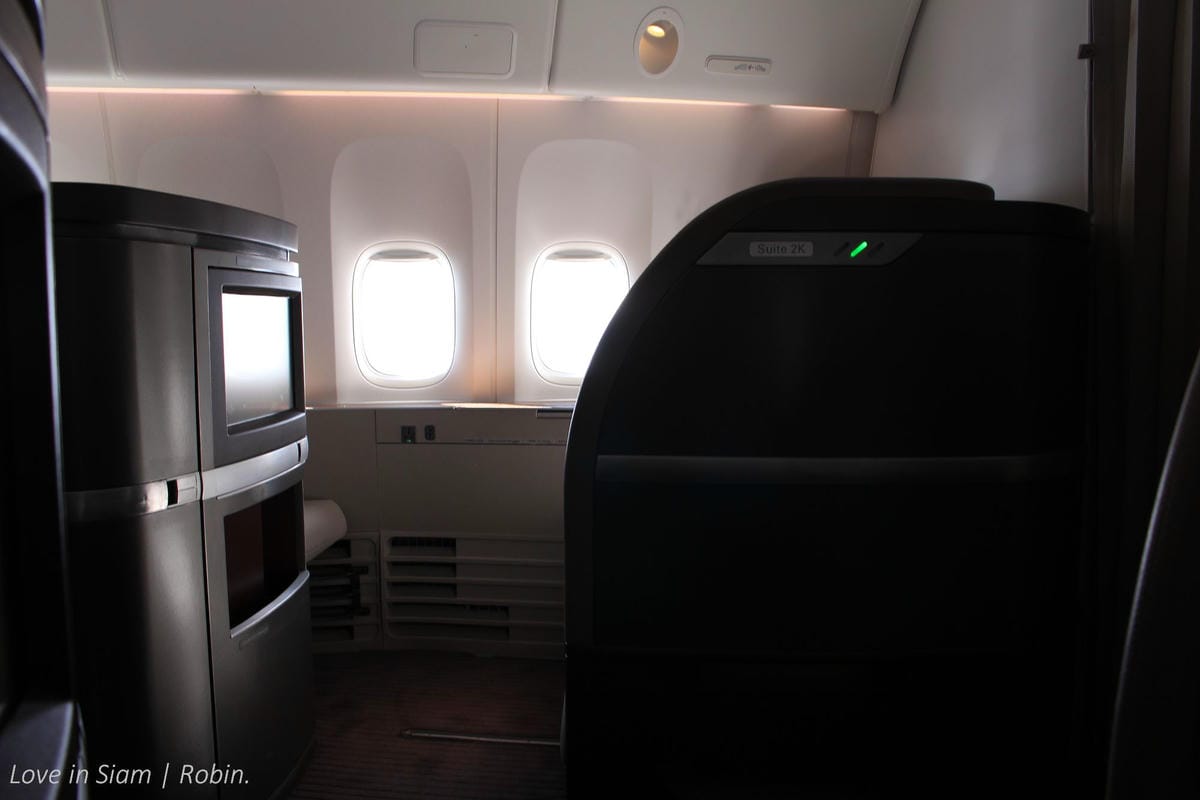 2016.05.27 國泰航空 CX701 香港-曼谷 77W頭等艙飛行記錄-詳盡服務、餐點介紹,帶你吃飽喝足躺著飛! - 第8張圖 2016.05.27 國泰航空 CX701 香港-曼谷 77W頭等艙飛行記錄-詳盡服務、餐點介紹,帶你吃飽喝足躺著飛!