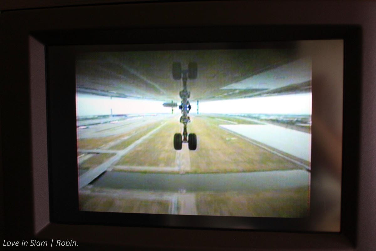 2016.05.27 國泰航空 CX701 香港-曼谷 77W頭等艙飛行記錄-詳盡服務、餐點介紹，帶你吃飽喝足躺著飛!