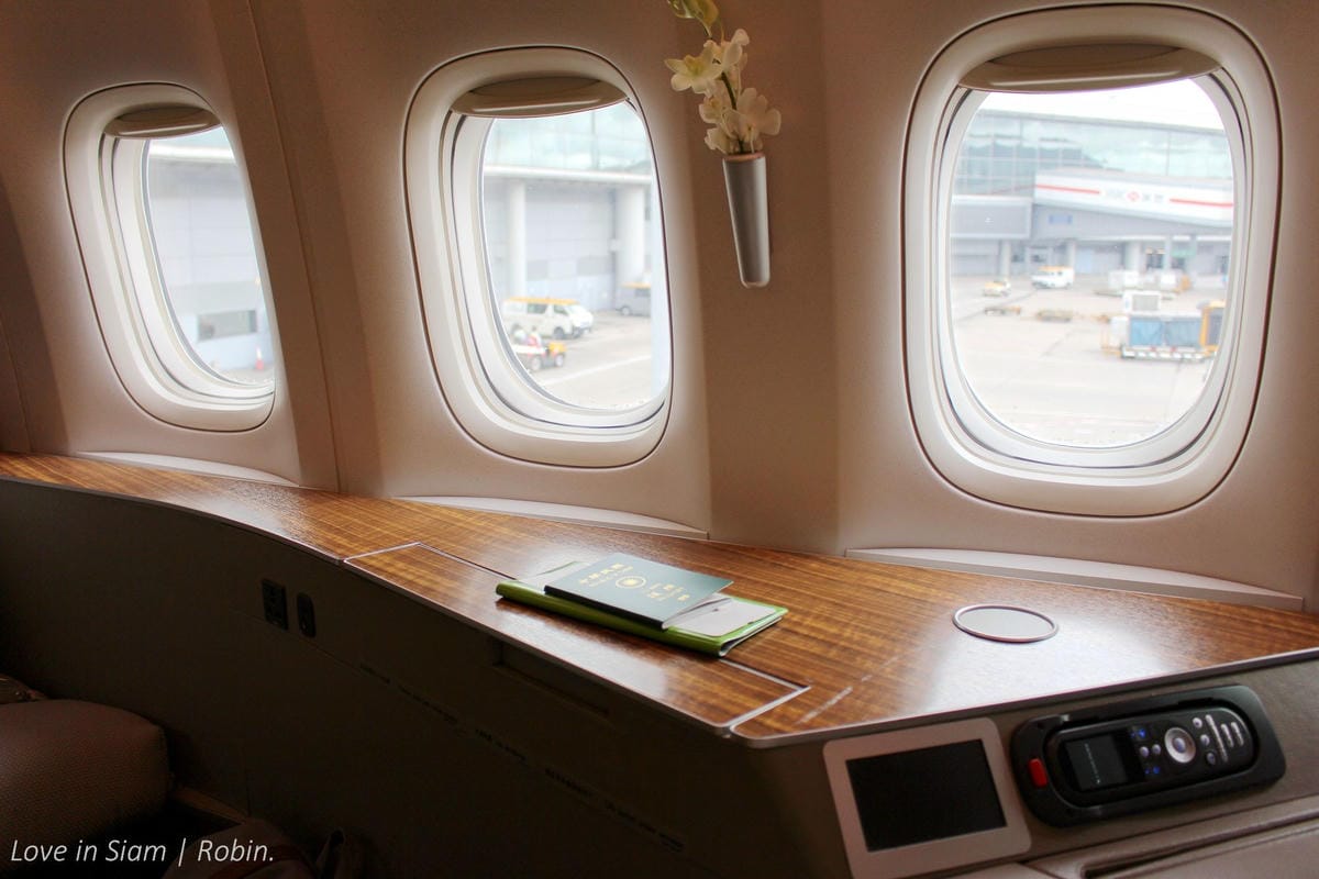 2016.05.27 國泰航空 CX701 香港-曼谷 77W頭等艙飛行記錄-詳盡服務、餐點介紹,帶你吃飽喝足躺著飛! - 第14張圖 2016.05.27 國泰航空 CX701 香港-曼谷 77W頭等艙飛行記錄-詳盡服務、餐點介紹,帶你吃飽喝足躺著飛!