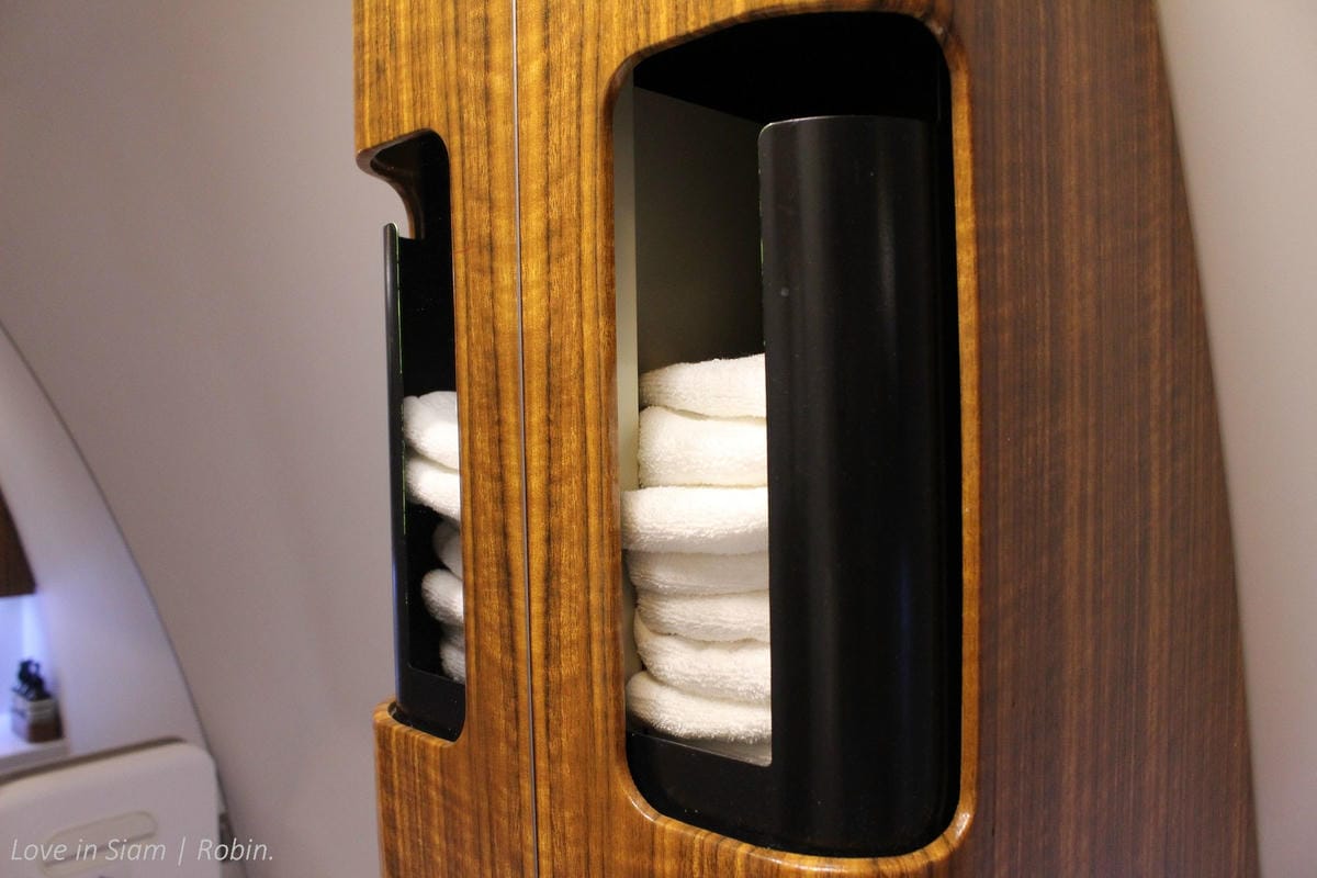 2016.05.27 國泰航空 CX701 香港-曼谷 77W頭等艙飛行記錄-詳盡服務、餐點介紹,帶你吃飽喝足躺著飛! - 第63張圖 2016.05.27 國泰航空 CX701 香港-曼谷 77W頭等艙飛行記錄-詳盡服務、餐點介紹,帶你吃飽喝足躺著飛!