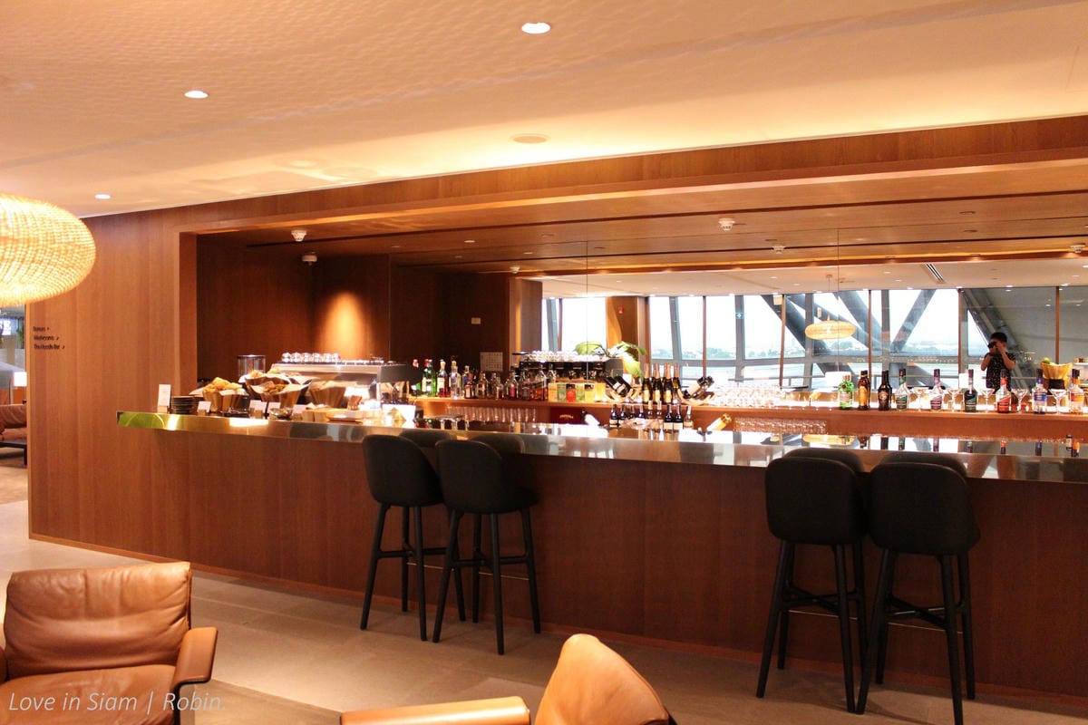 國泰航空曼谷貴賓室 -2015年全新開幕,現做麵點、特調飲料、沙發椅遠眺跑道,如家般舒適。 - 第39張圖 國泰航空曼谷貴賓室 -2015年全新開幕,現做麵點、特調飲料、沙發椅遠眺跑道,如家般舒適。