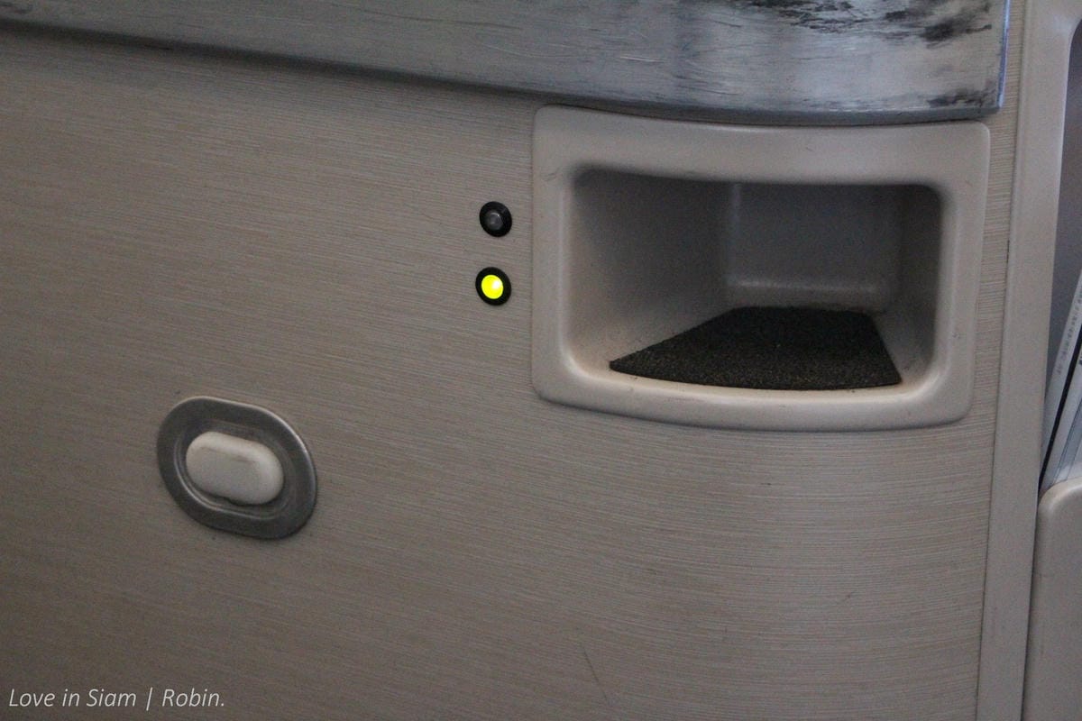 2016.05.31 國泰航空 CX700 曼谷-香港 商務艙飛行記錄-長程版反魚骨式A330、詳盡服務、餐點介紹! - 第55張圖 2016.05.31 國泰航空 CX700 曼谷-香港 商務艙飛行記錄-長程版反魚骨式A330、詳盡服務、餐點介紹!