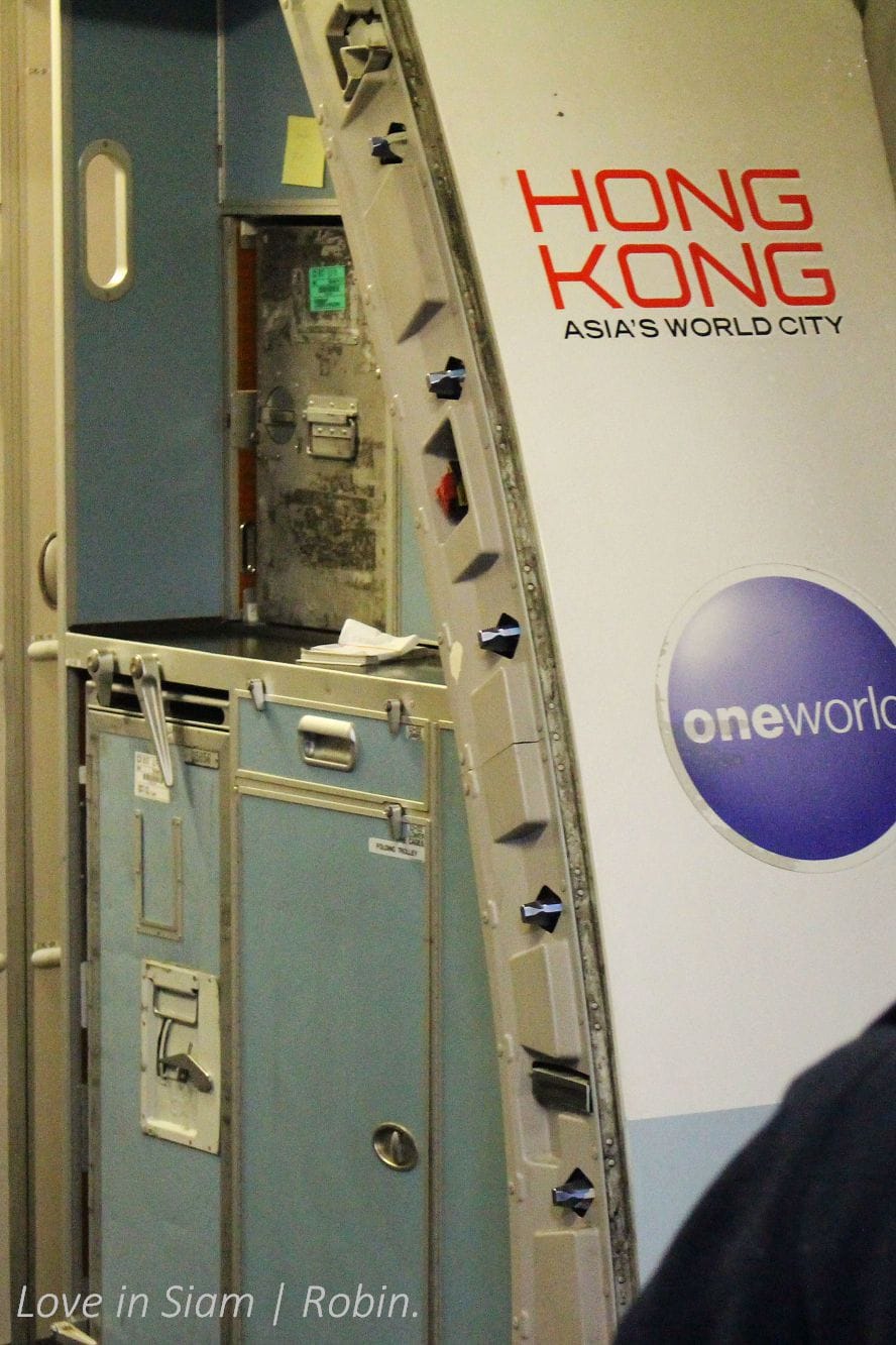 2016.05.31 國泰航空 CX700 曼谷-香港 商務艙飛行記錄-長程版反魚骨式A330、詳盡服務、餐點介紹! - 第8張圖 2016.05.31 國泰航空 CX700 曼谷-香港 商務艙飛行記錄-長程版反魚骨式A330、詳盡服務、餐點介紹!