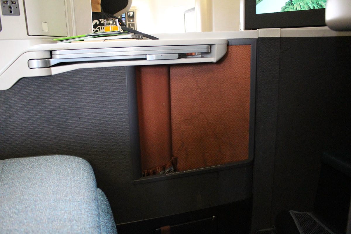 2016.05.31 國泰航空 CX700 曼谷-香港 商務艙飛行記錄-長程版反魚骨式A330、詳盡服務、餐點介紹! - 第22張圖 2016.05.31 國泰航空 CX700 曼谷-香港 商務艙飛行記錄-長程版反魚骨式A330、詳盡服務、餐點介紹!