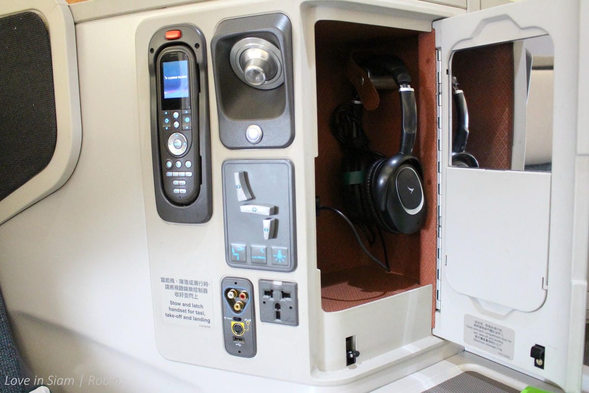 2016.05.31 國泰航空 CX700 曼谷-香港 商務艙飛行記錄-長程版反魚骨式A330、詳盡服務、餐點介紹! - 第18張圖 2016.05.31 國泰航空 CX700 曼谷-香港 商務艙飛行記錄-長程版反魚骨式A330、詳盡服務、餐點介紹!