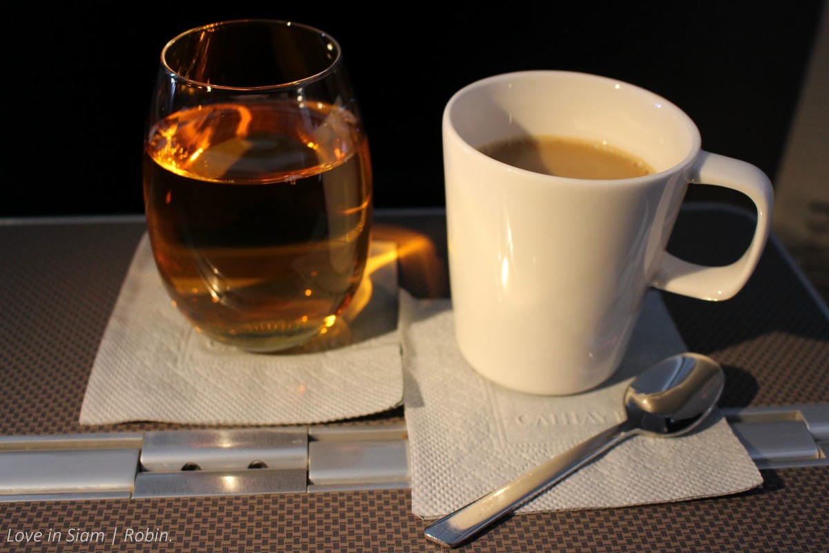 2016.05.31 國泰航空 CX700 曼谷-香港 商務艙飛行記錄-長程版反魚骨式A330、詳盡服務、餐點介紹! - 第45張圖 2016.05.31 國泰航空 CX700 曼谷-香港 商務艙飛行記錄-長程版反魚骨式A330、詳盡服務、餐點介紹!