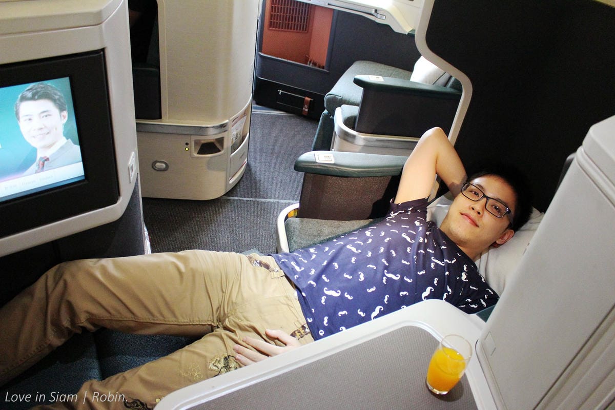 2016.05.31 國泰航空 CX700 曼谷-香港 商務艙飛行記錄-長程版反魚骨式A330、詳盡服務、餐點介紹! - 第16張圖 2016.05.31 國泰航空 CX700 曼谷-香港 商務艙飛行記錄-長程版反魚骨式A330、詳盡服務、餐點介紹!